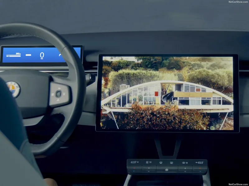 The 17.1-inch rotating screen