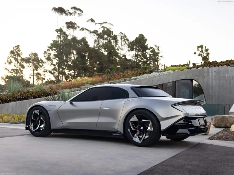 Ronin rear three-quarter